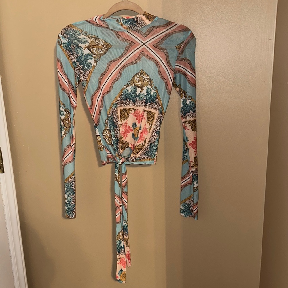 GUESS chain print top